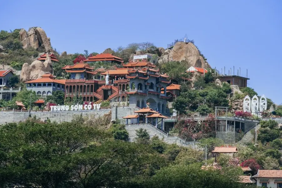 Kinh Nghiệm Di Chuyển Đến Ninh Chữ Cho Chuyến Đi 2 Ngày 1 Đêm