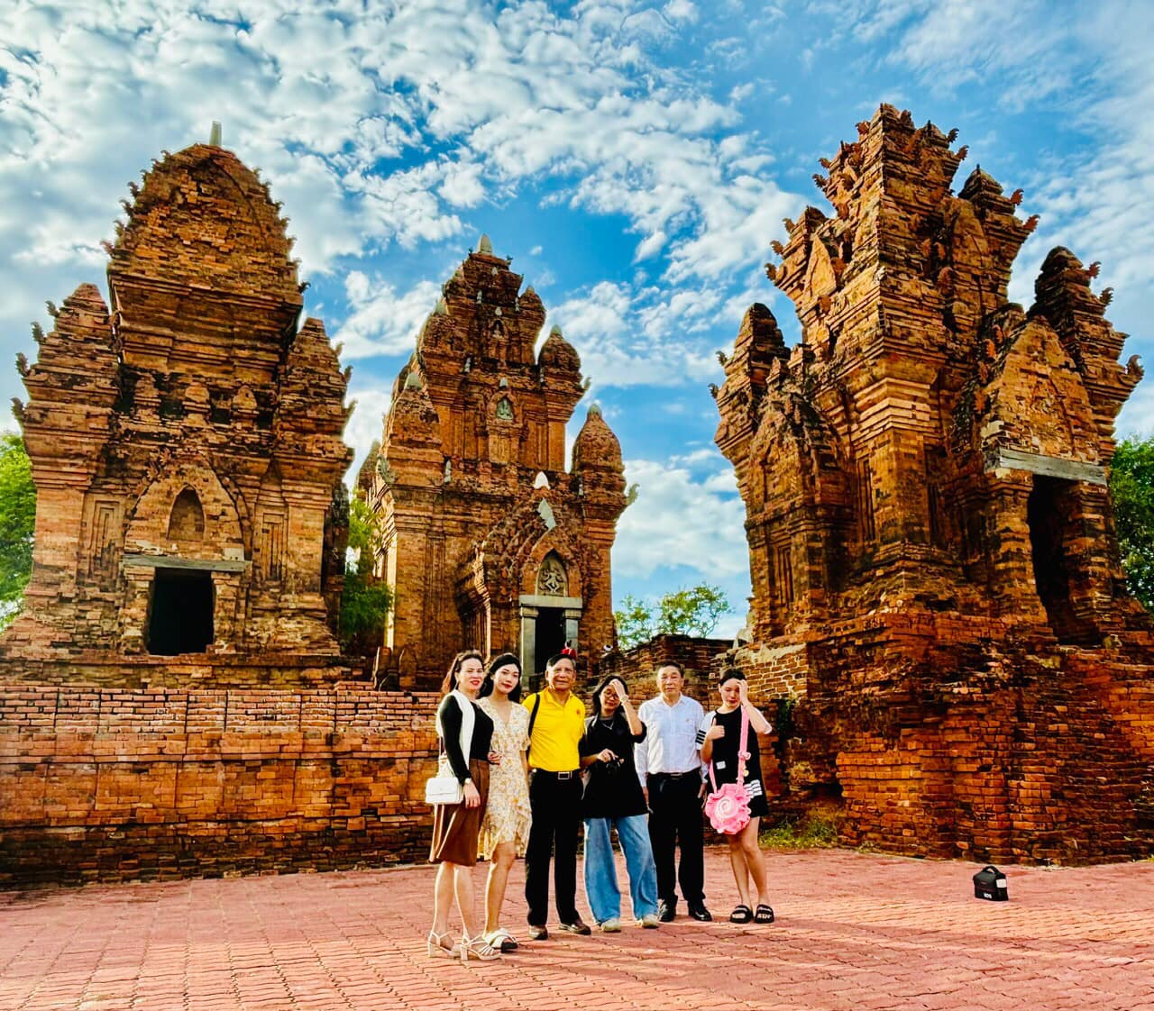 Bí Quyết Tổ Chức Gala Dinner Trong Tour Phan Rang 3 Ngày 2 Đêm